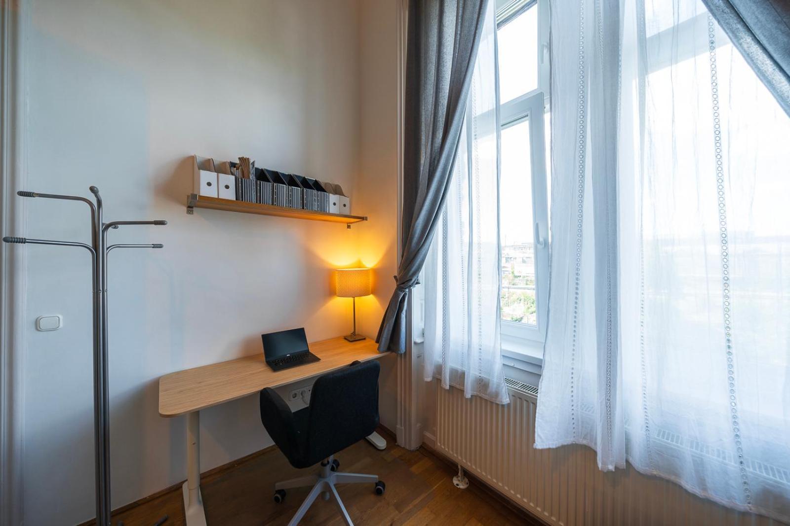 Shining Bright Two Bedroom Apt Next To Andrassy Ave Budapest Exteriör bild